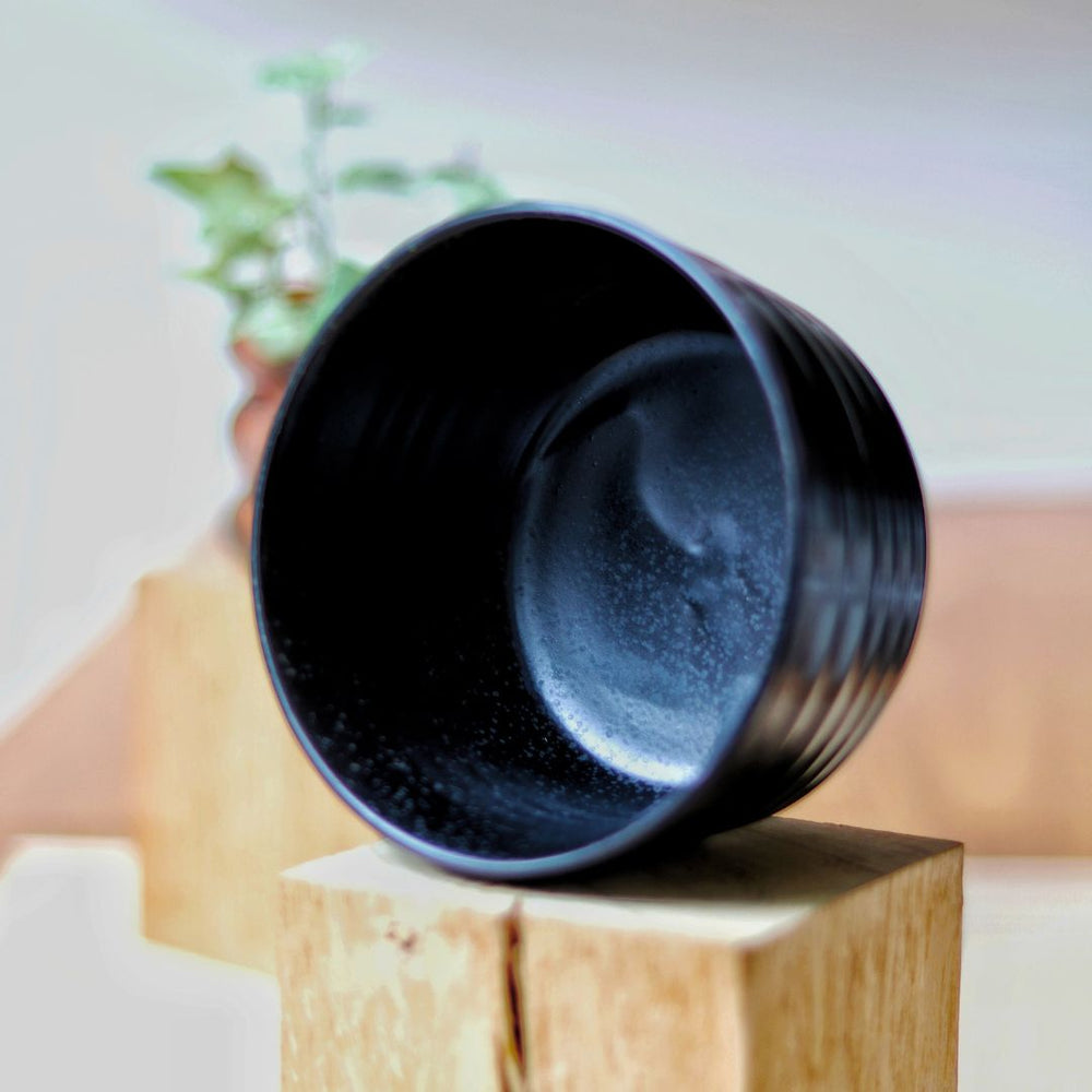 Bol d'initiation au Matcha – Accessoire à thé – Chawan pour les initiés – Kodama Paris - Bol sur socle