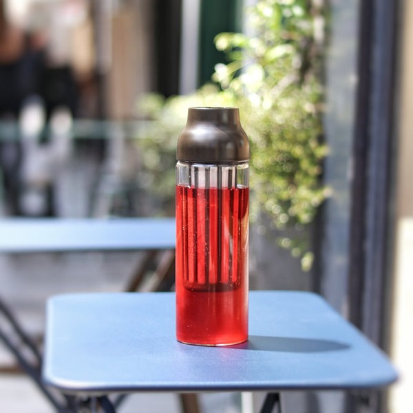 Carafe Cold Brew infusion à froid KINTO – Accessoire à thé – Kodama Paris - carafe pleine thé glacé