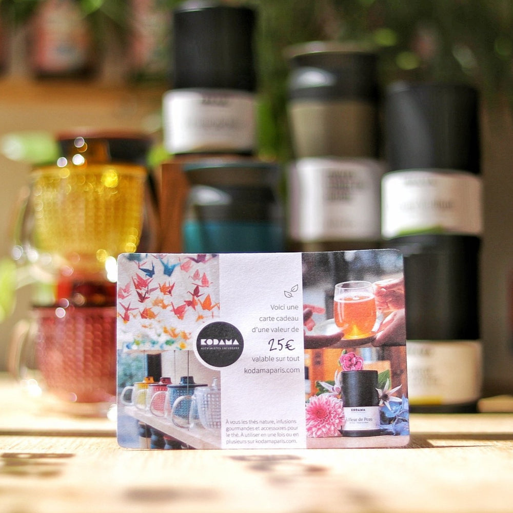 Carte Cadeau – Autre – Kodama Paris - avec accessoires derriere