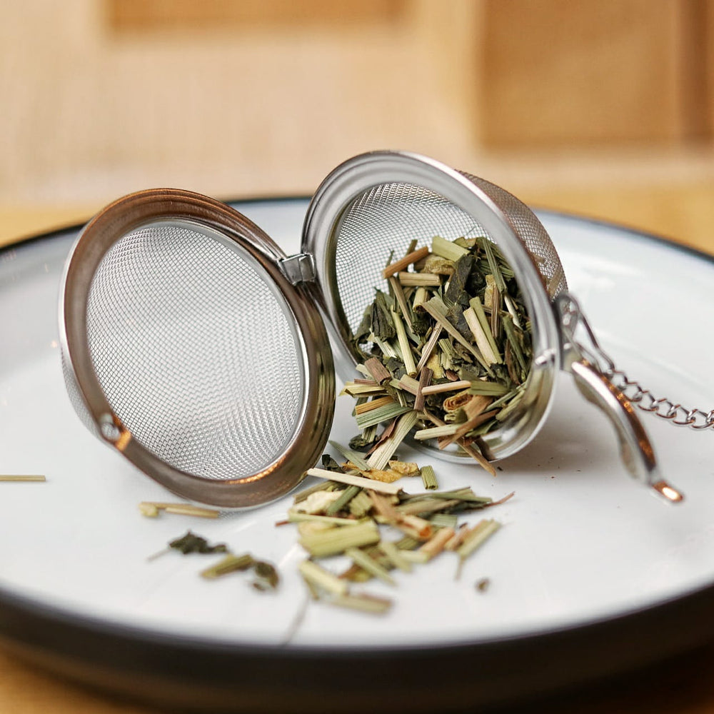 Filtre à thé universel inox – Accessoire à thé – Kodama Paris - Filtre à thé sur socle en bois